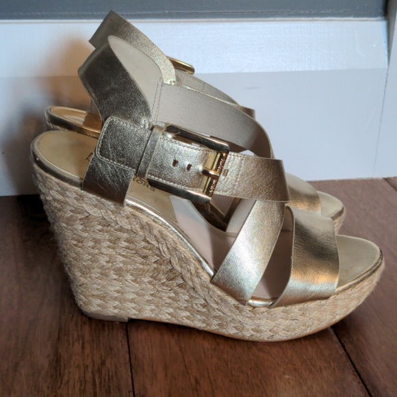 Michael Kors Giovanna gold wedge espadrilles SZ6 - Picture 4 of 9